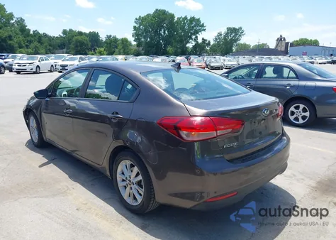 2017 Kia Forte Lx z USA, uszkodzony, nr VIN 3KPFL4A74HE008559